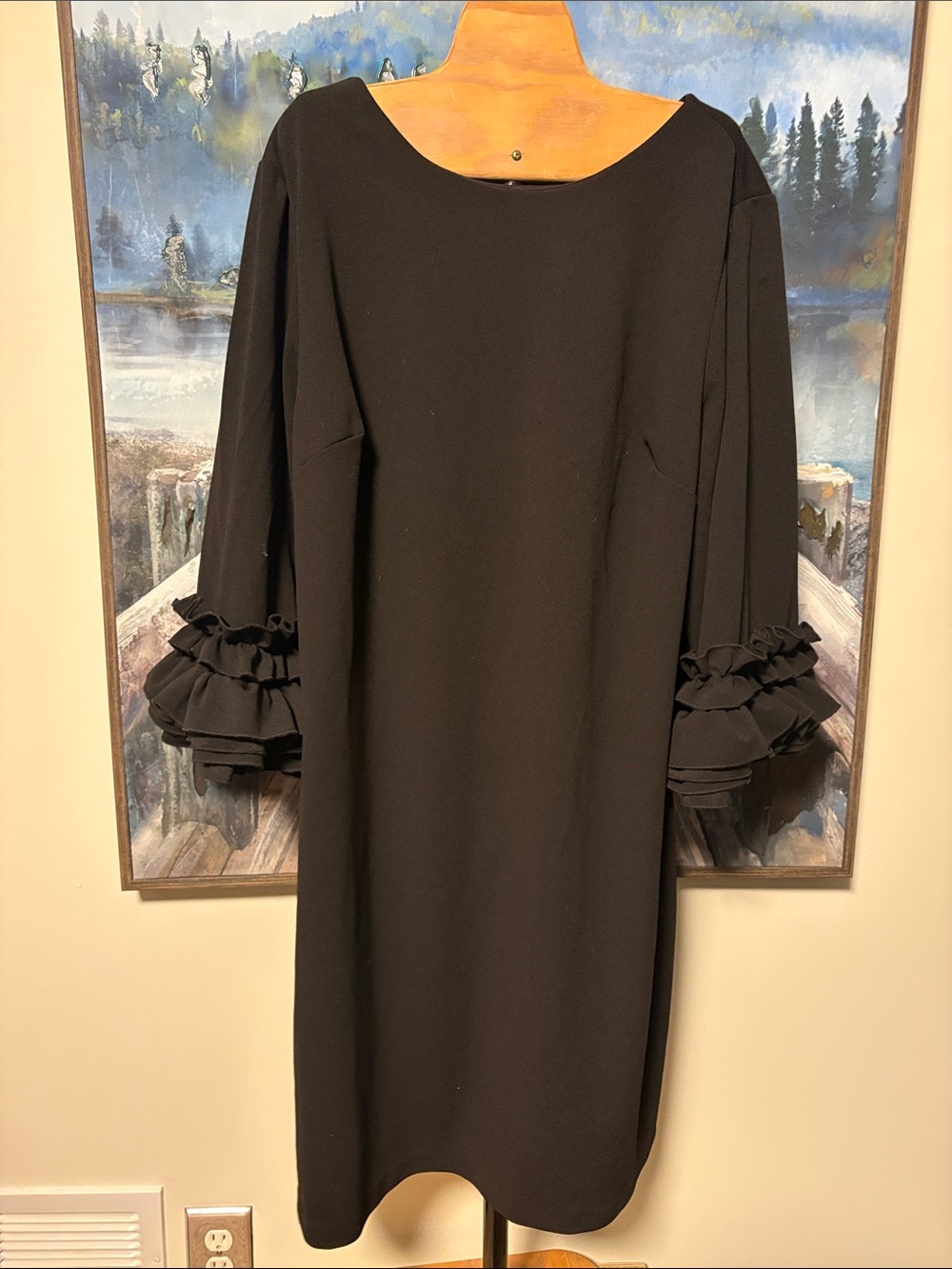 Beautiful Crepe Black Ruffle Sleeve Shift Dress
